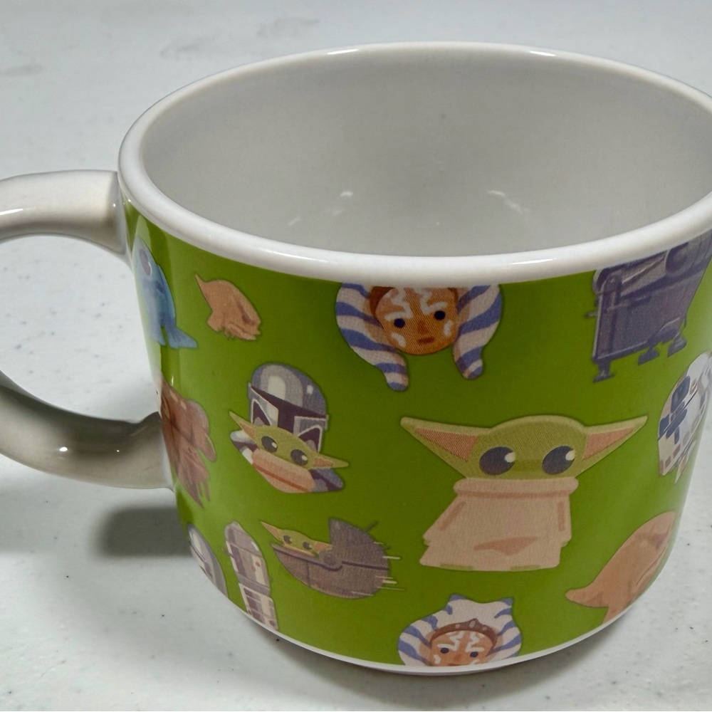 Star Wars Galerie Mandalorian Mug Green Grogu Ahsoka R2-D2 Pattern 12oz